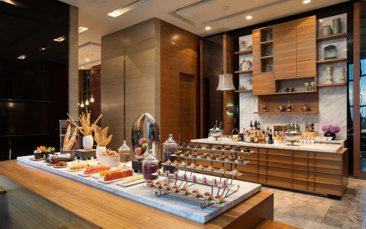 מלון Sofitel Kuala Lumpur Damansara מראה חיצוני תמונה The buffet at the lobby