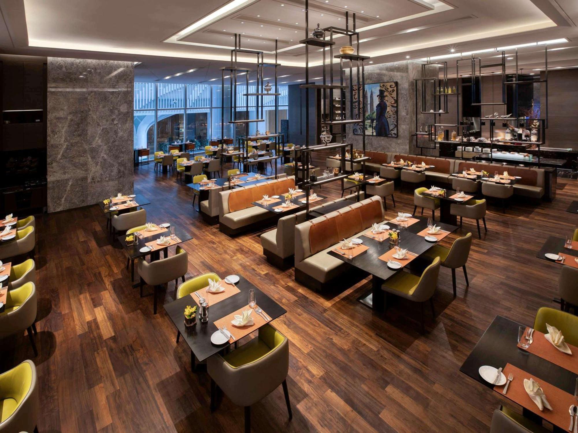 מלון Sofitel Kuala Lumpur Damansara מראה חיצוני תמונה The restaurant