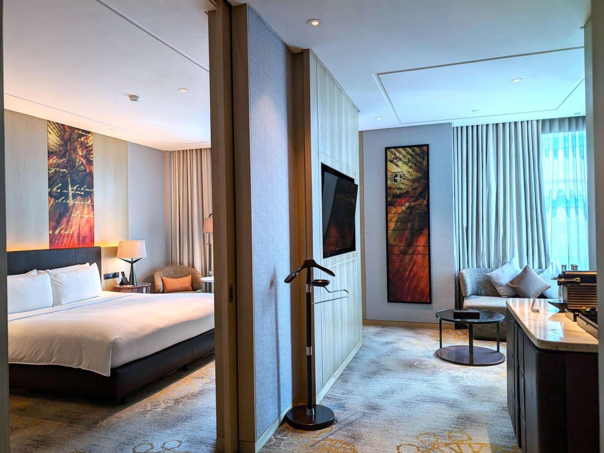 מלון Sofitel Kuala Lumpur Damansara מראה חיצוני תמונה A suite at the hotel